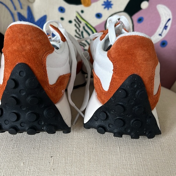 New Balance 327 The Intelligent Choice Size 11.5 Women’s Orange Sneaker NEW - Picture 7 of 10